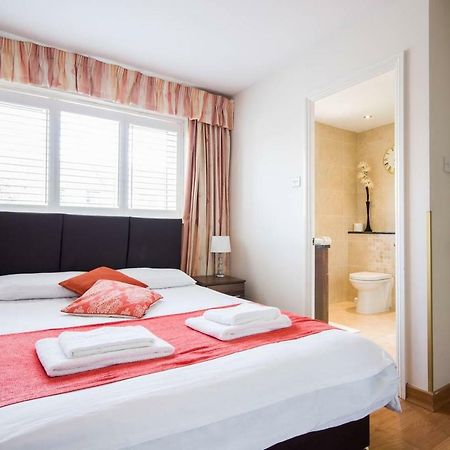 Spacious House, Sleeps 7 People Reading Luaran gambar