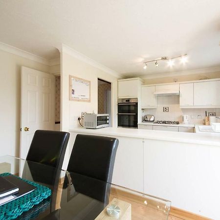 Spacious House, Sleeps 7 People Reading Luaran gambar