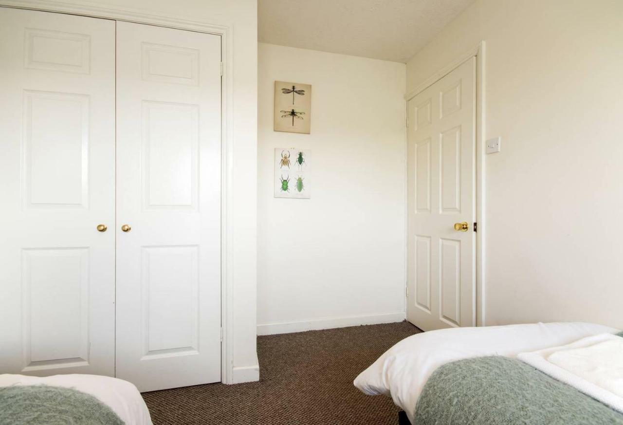 Spacious House, Sleeps 7 People Reading Luaran gambar