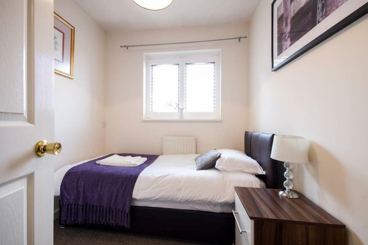 Spacious House, Sleeps 7 People Reading Luaran gambar