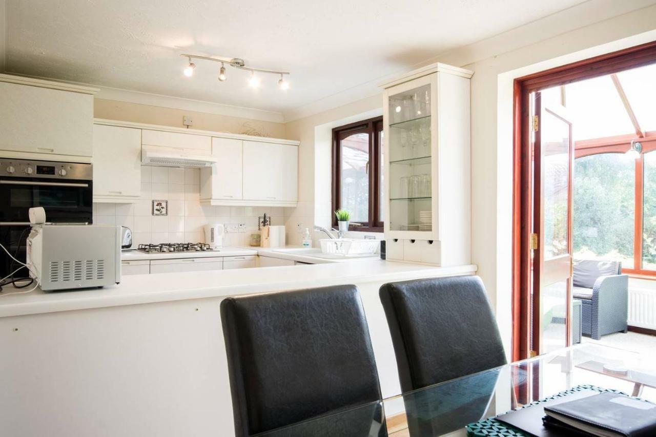 Spacious House, Sleeps 7 People Reading Luaran gambar
