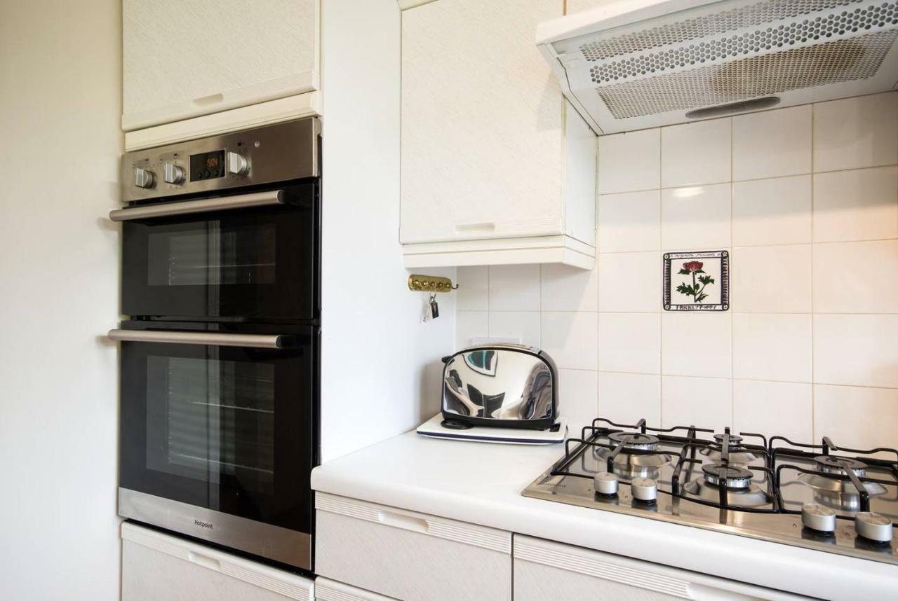 Spacious House, Sleeps 7 People Reading Luaran gambar